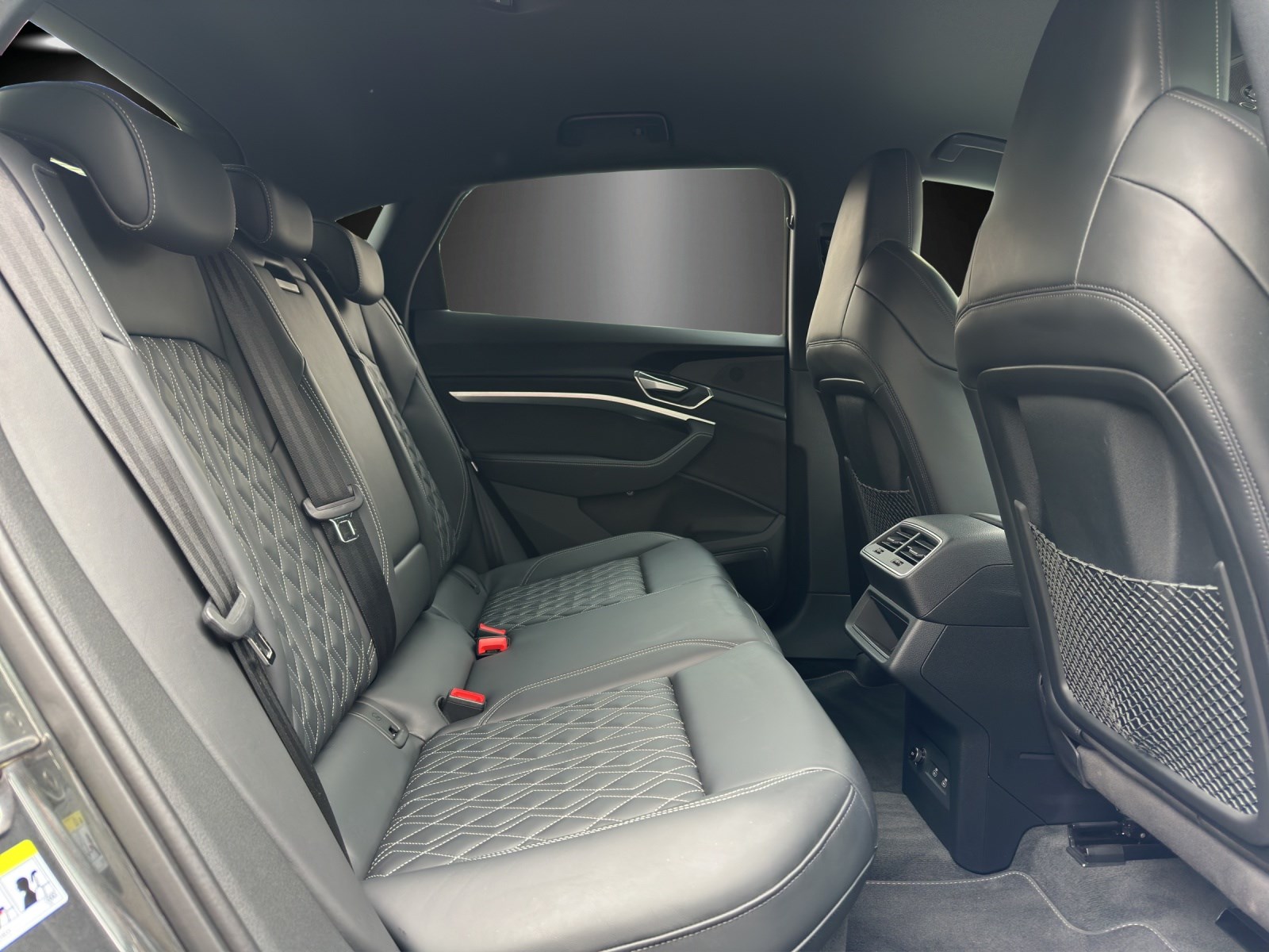 AUDI e-tron 55 Sportback S Line Black Edition quattro-image-7