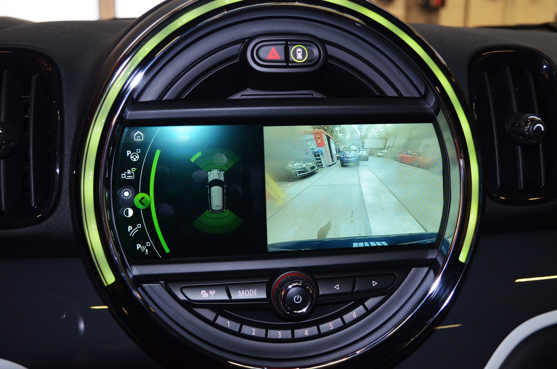 MINI Mini Countryman Cooper S E ALL4 Steptronic-image-12