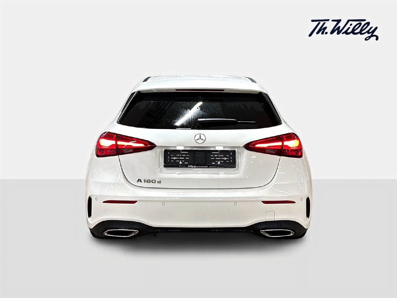 MERCEDES-BENZ A 180 d AMG Line-showroom-element-3
