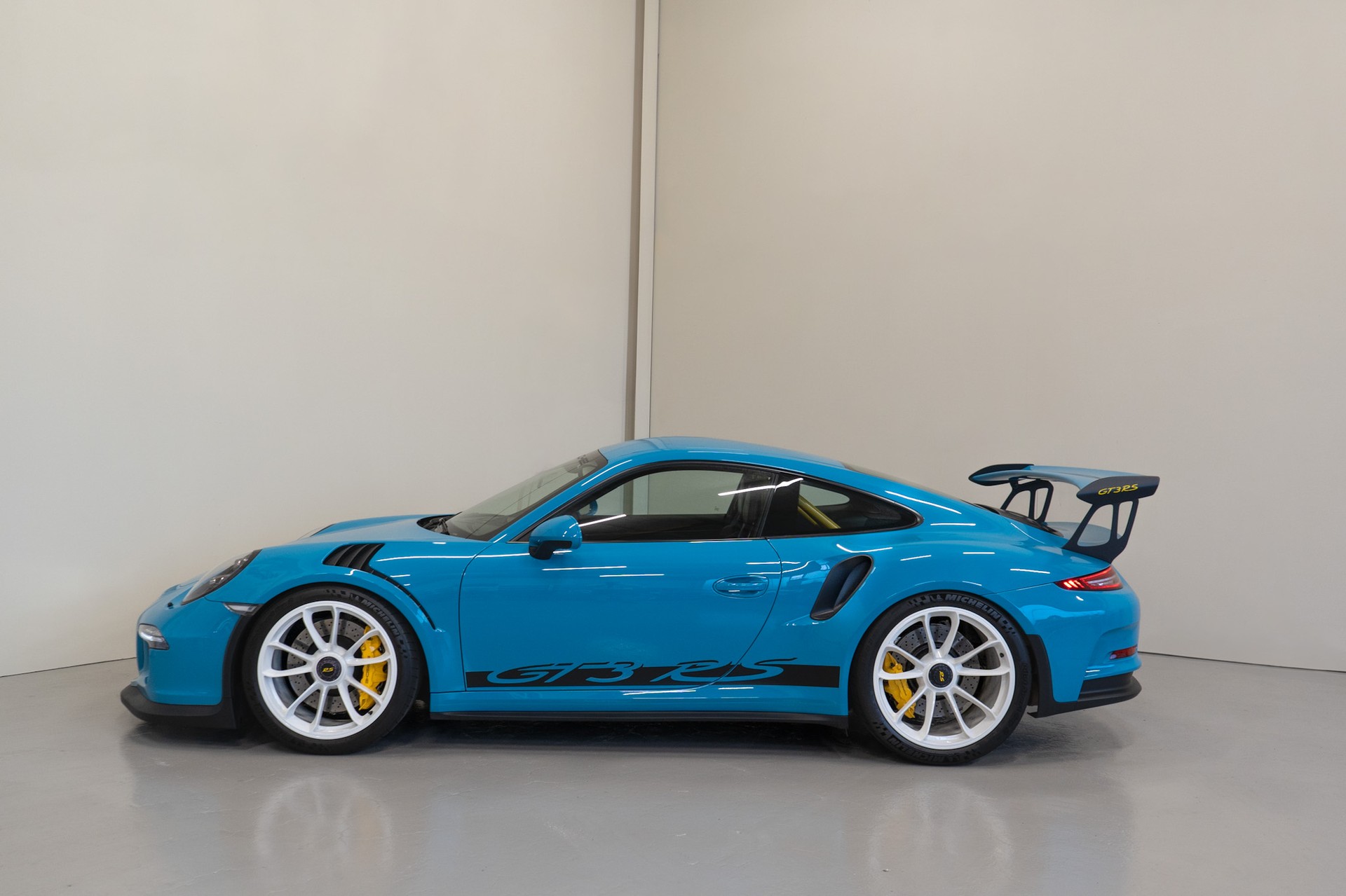 PORSCHE 911 GT3 RS PDK-showroom-element-2
