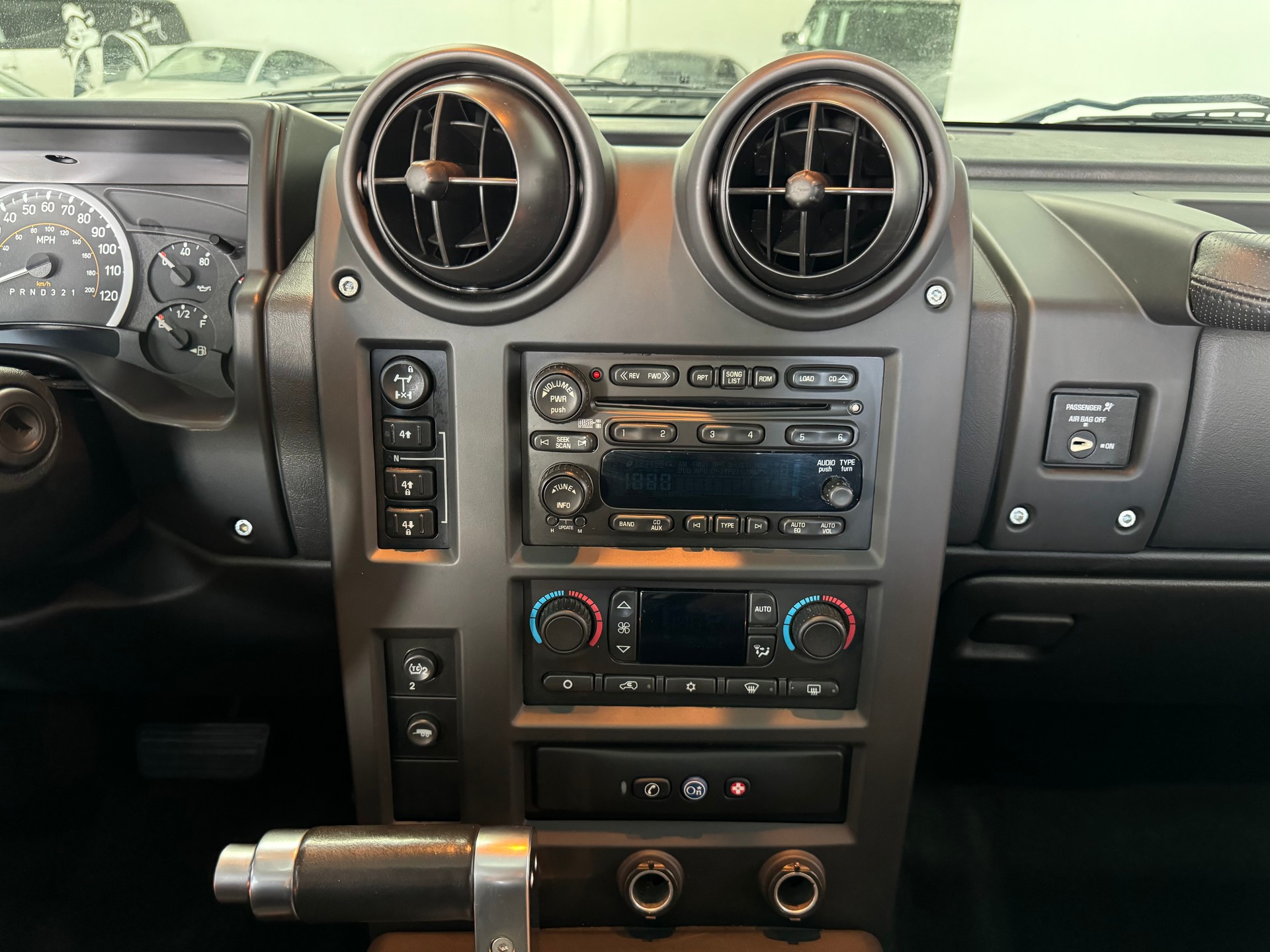 HUMMER Pickup-image-24