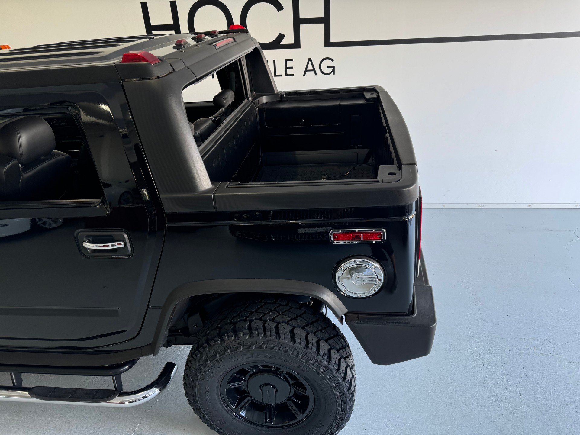 HUMMER Pickup-image-18