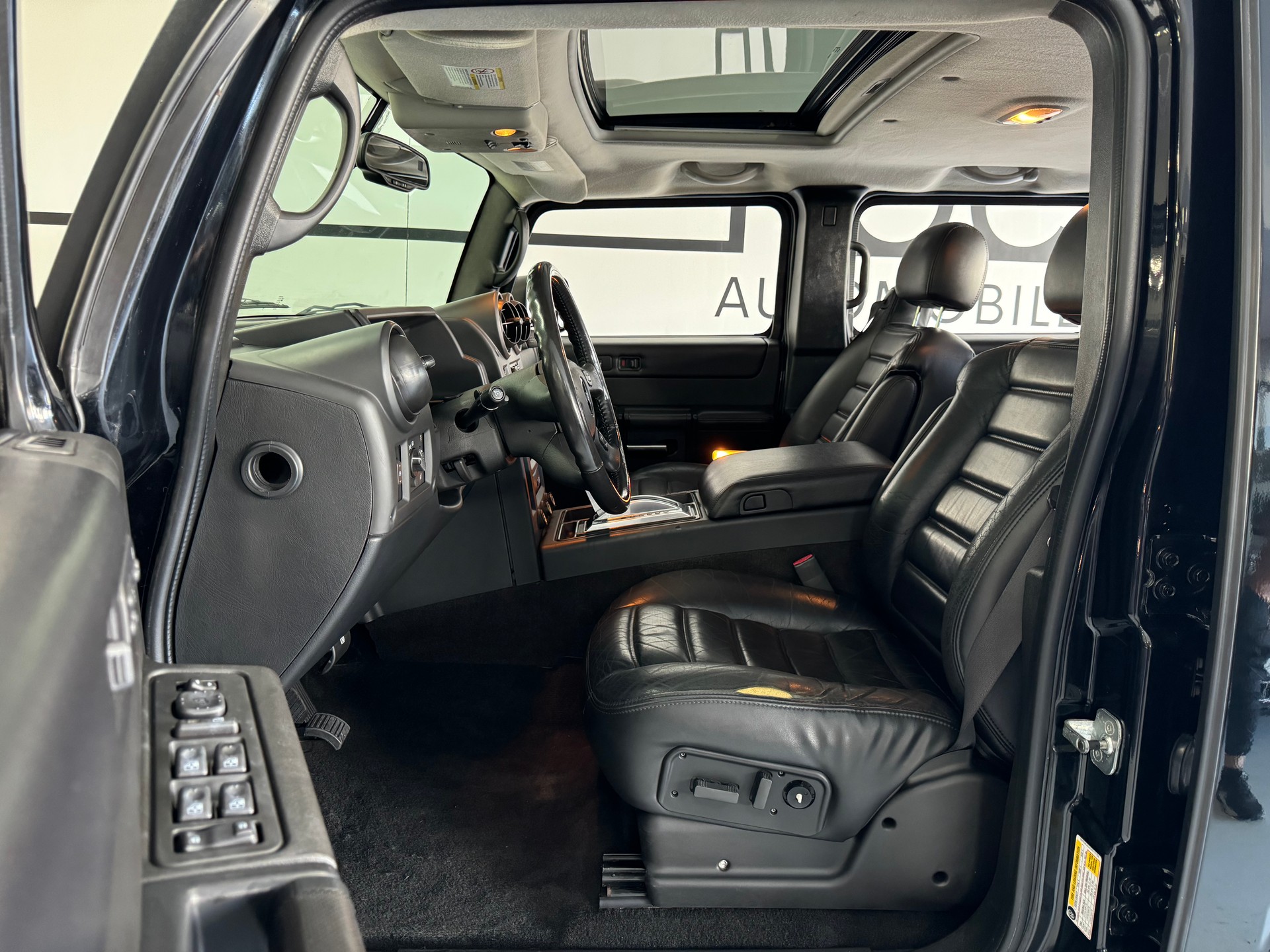 HUMMER Pickup-image-21