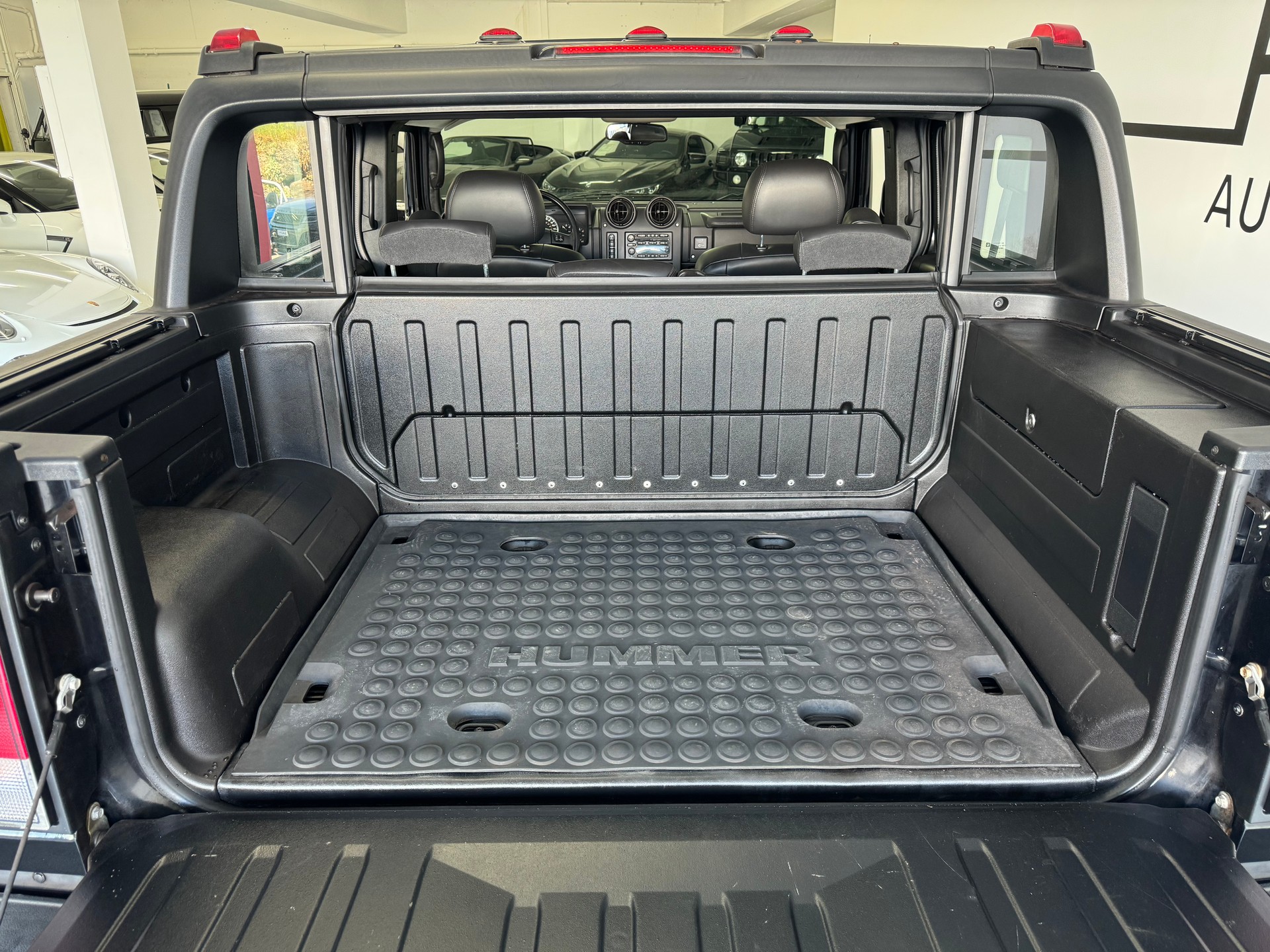 HUMMER Pickup-image-19