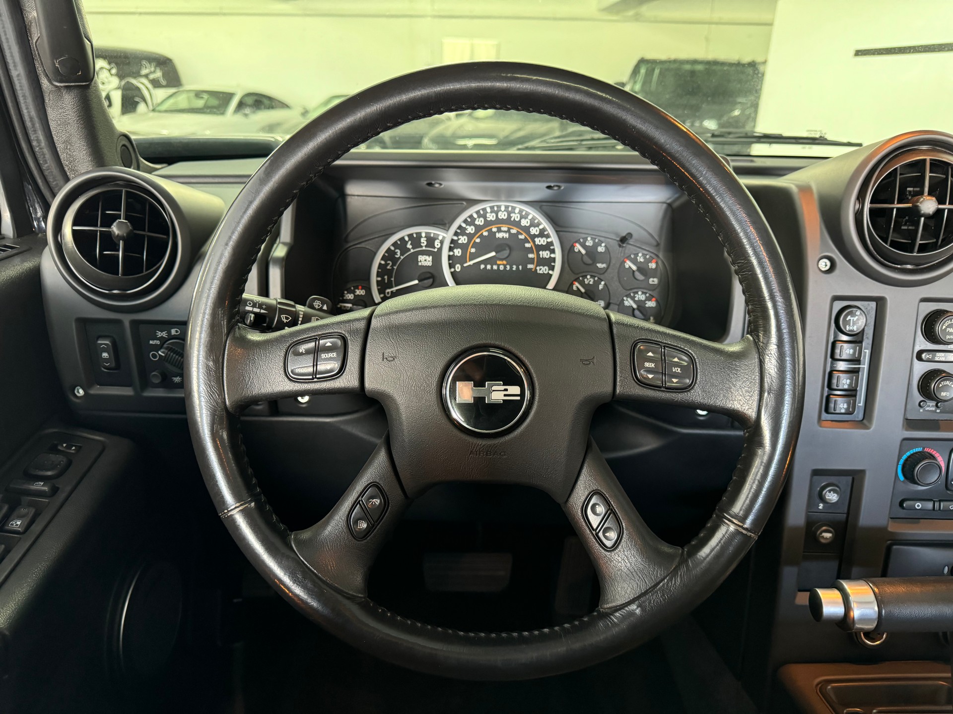 HUMMER Pickup-image-23