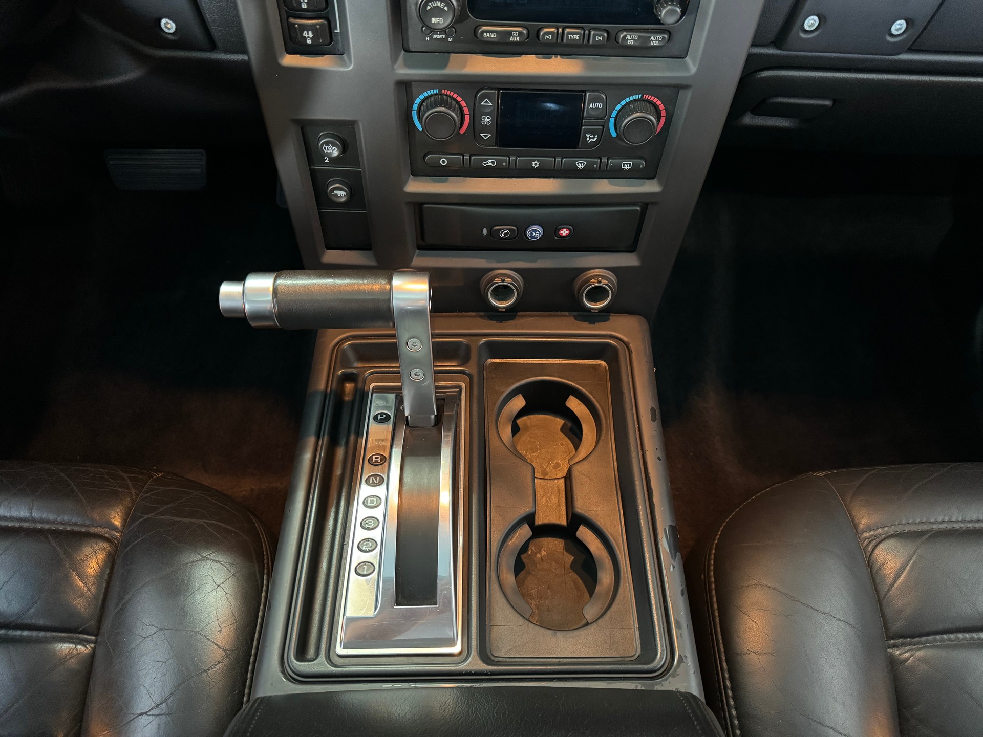 HUMMER Pickup-image-25