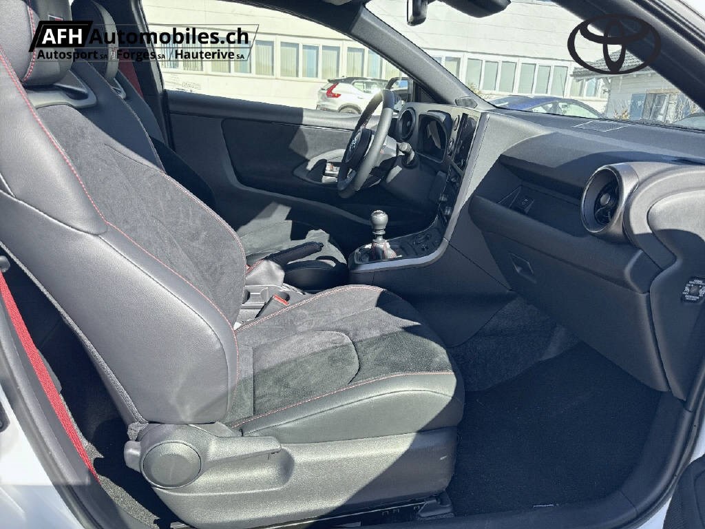 TOYOTA GR Yaris 1.6 Turbo Sport 4x4-image-8