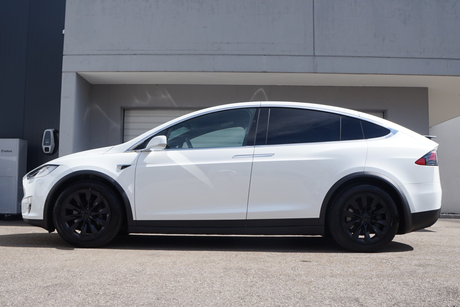 TESLA Model X Maximale-Reichweite ** INTEL PROZESSOR - GARANTIE BIS 10.2027 ** AHK ** CCS-UPGRADE** AUTOPILOT**