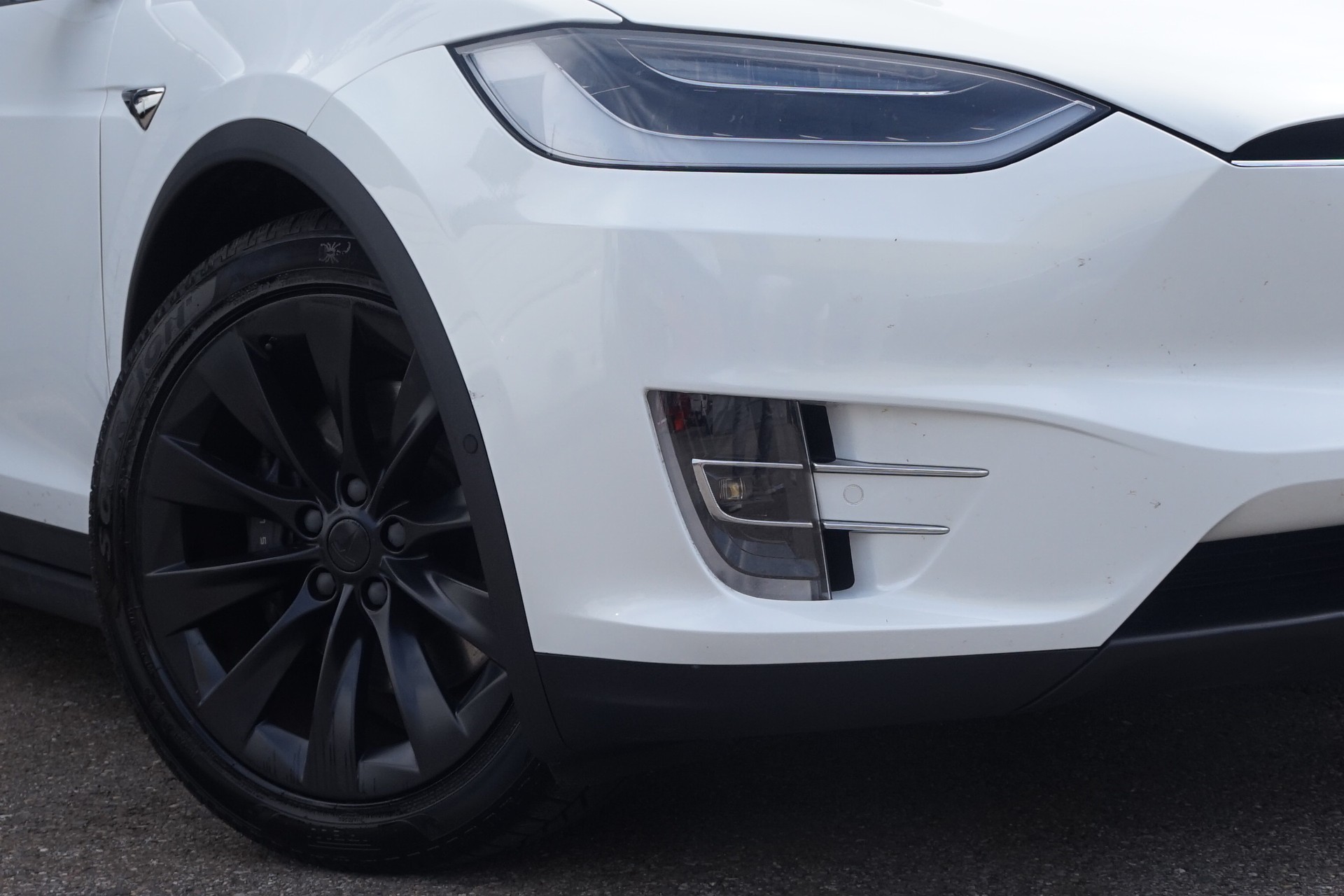 TESLA Model X Maximale-Reichweite ** INTEL PROZESSOR - GARANTIE BIS 10.2027 ** AHK ** CCS-UPGRADE** AUTOPILOT**-showroom-element-2