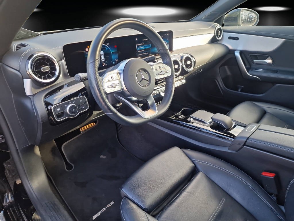 MERCEDES-BENZ CLA 250 AMG Line-image-8