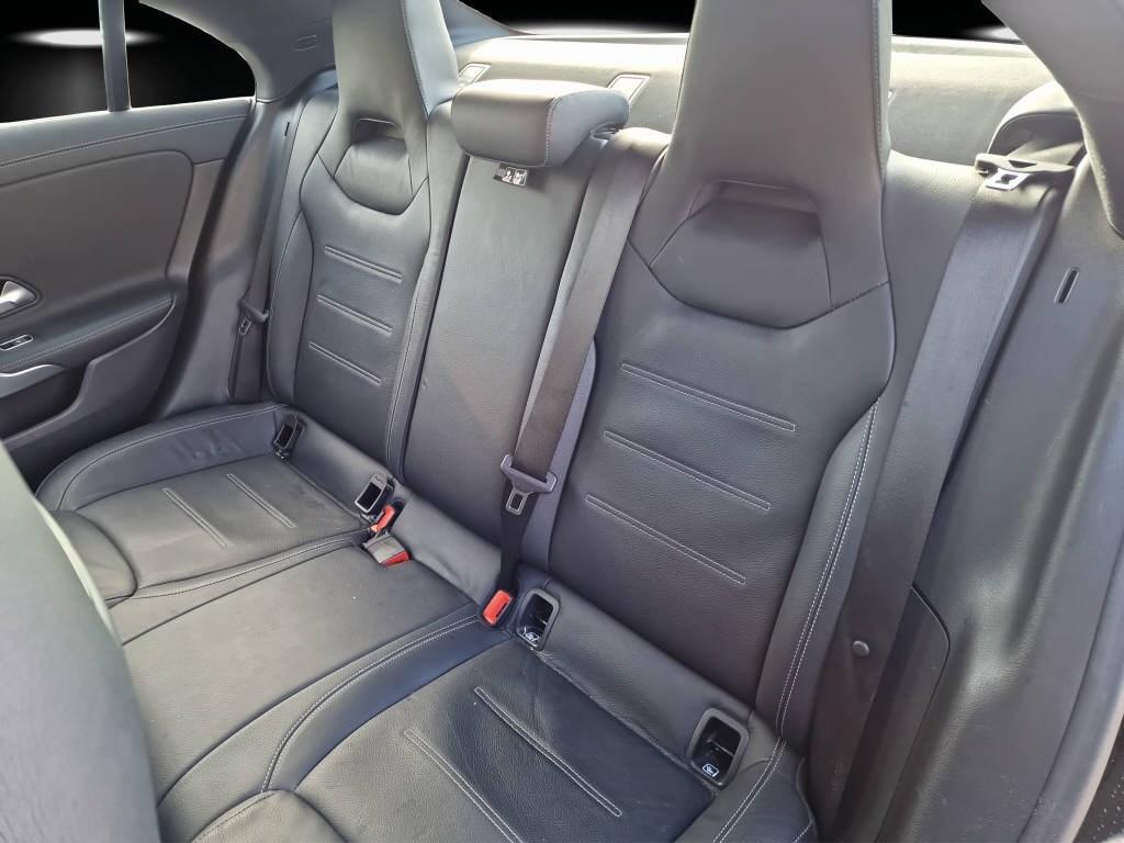 MERCEDES-BENZ CLA 250 AMG Line-image-9