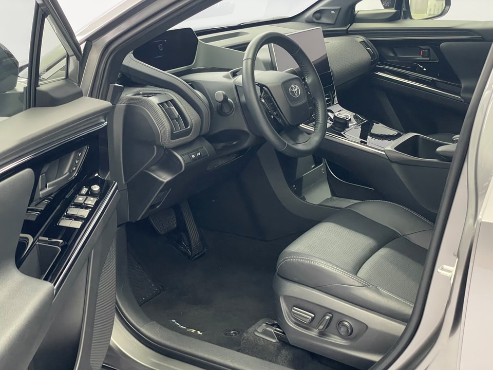 bZ4X Electric Premium AWD 11 kW OBC