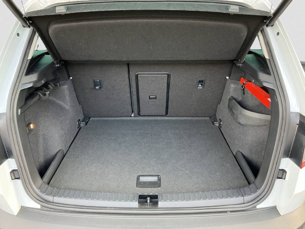 SKODA Karoq 1.6 TDI Smile DSG-image-12