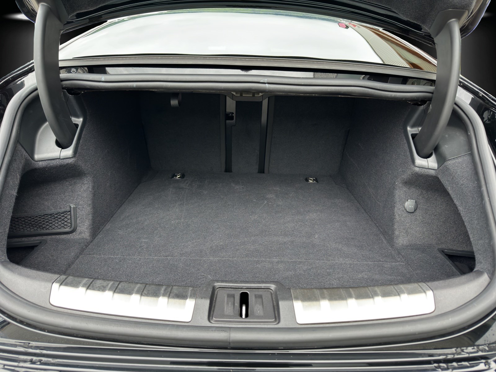 AUDI e-tron GT quattro-image-6