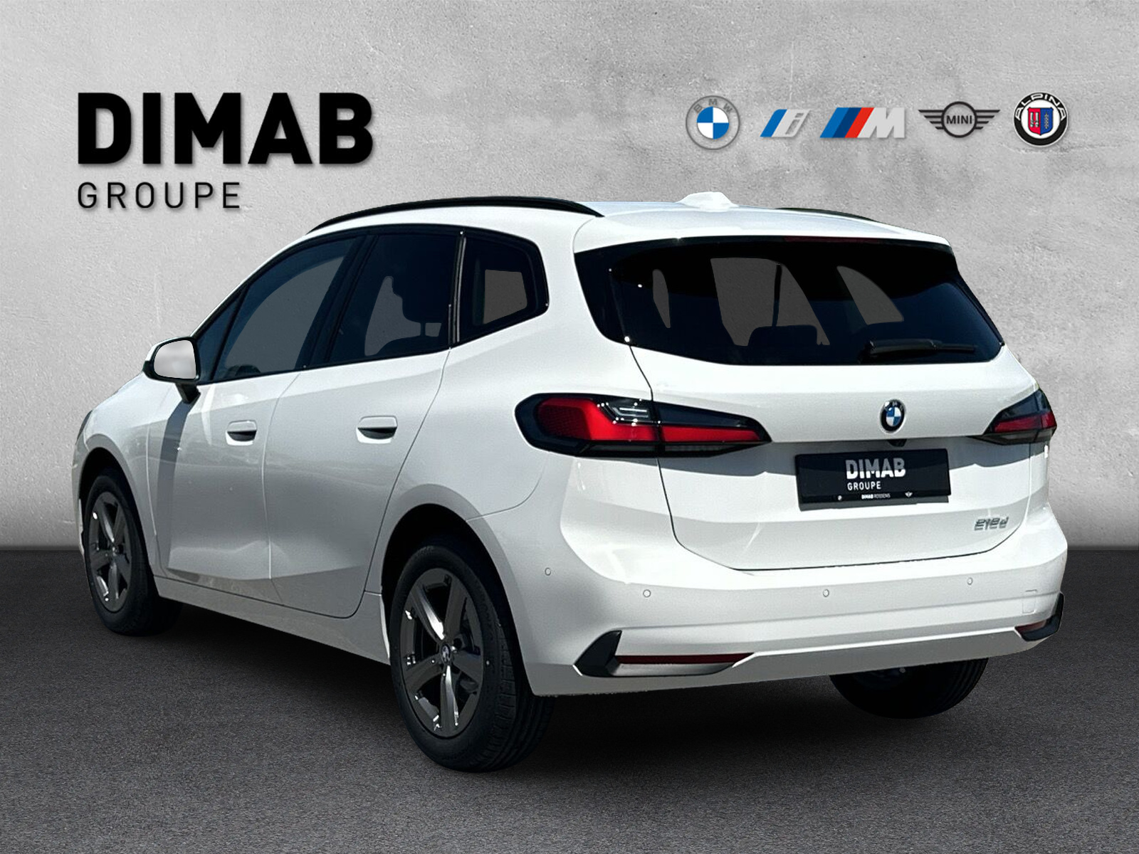 BMW 218d Active Tourer DKG-showroom-element-2