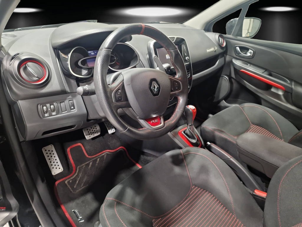 RENAULT Clio Sport 1.6 T 220 RSTrophy S/S-image-8