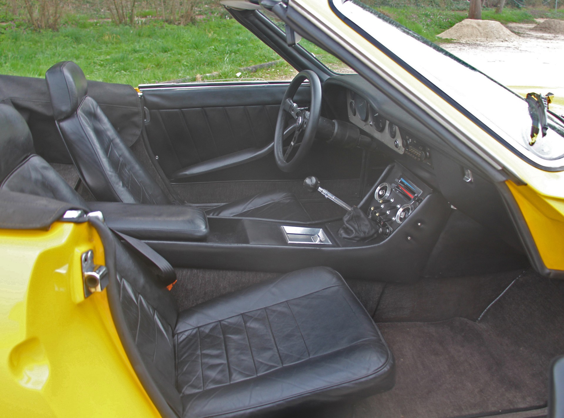 INTERMECCANICA Italia Spyder-image-9