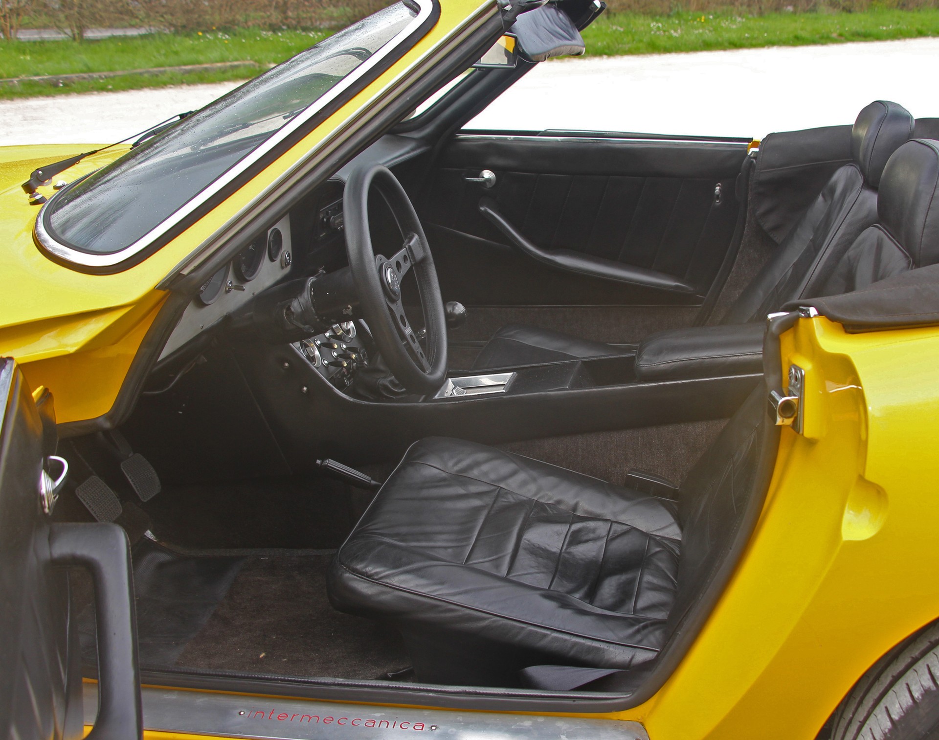 INTERMECCANICA Italia Spyder-image-7