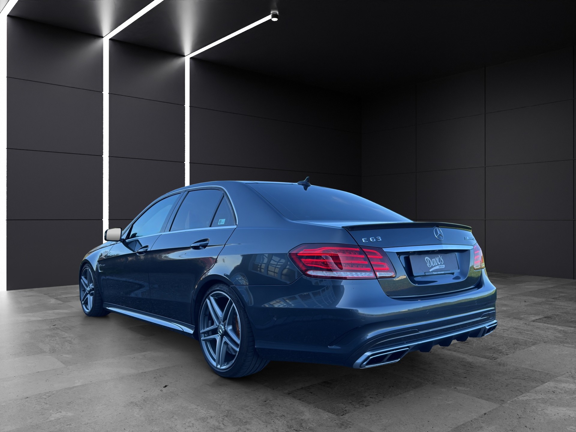 MERCEDES-BENZ E 63 AMG S 4Matic Speedshift-showroom-element-2