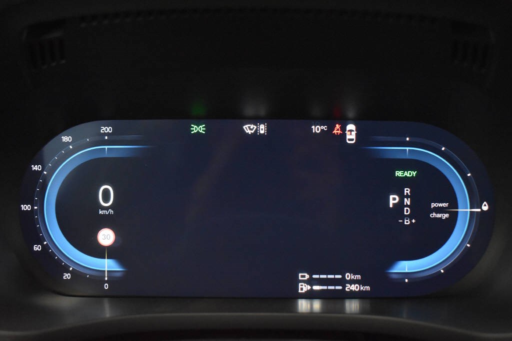 VOLVO XC60 2.0 T6 TE Plus Black Edition eAWD-image-11