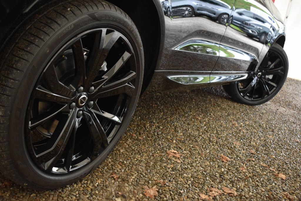 VOLVO XC60 2.0 T6 TE Plus Black Edition eAWD-image-4