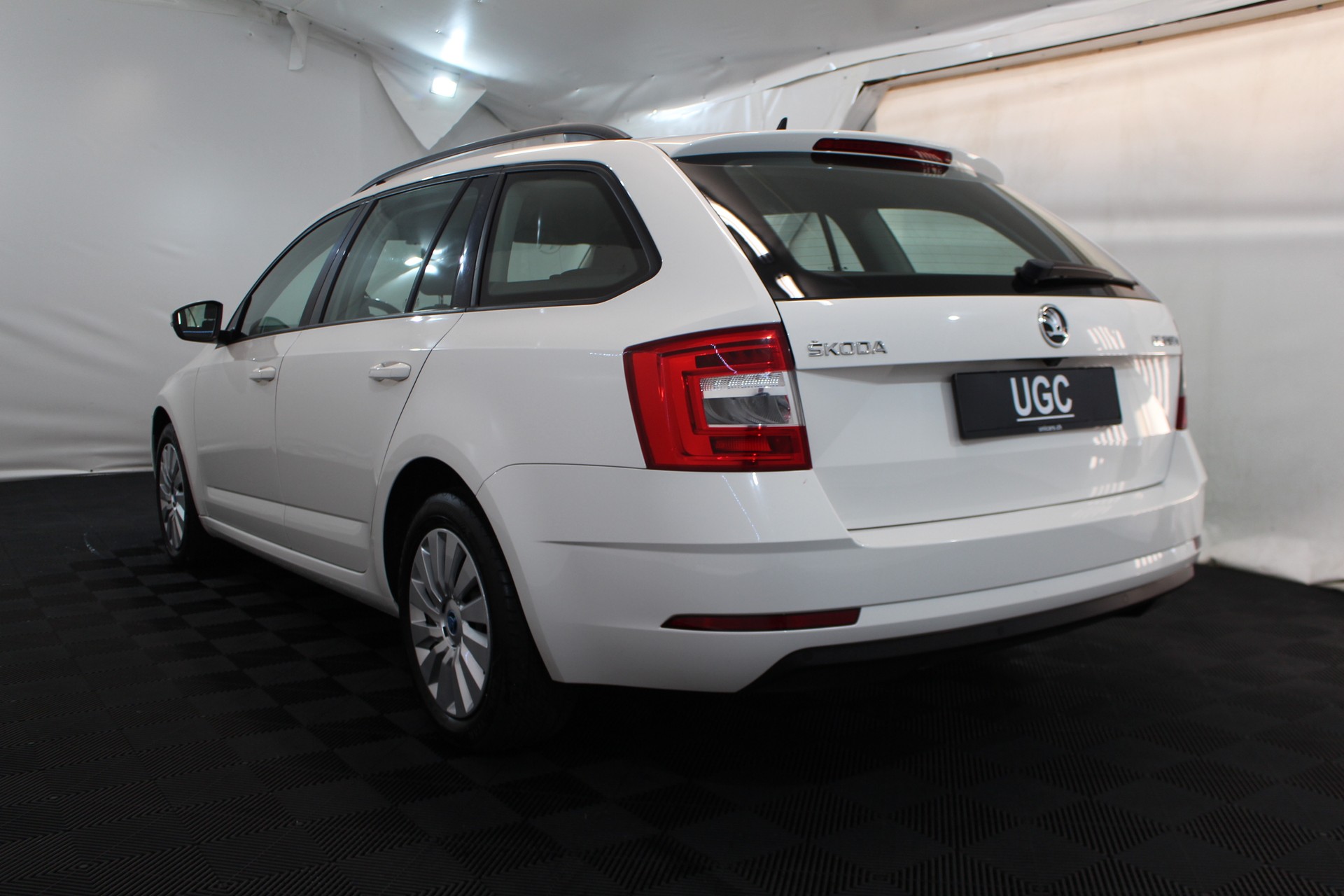 SKODA Octavia Combi 1.6 TDI Clever DSG-showroom-element-3