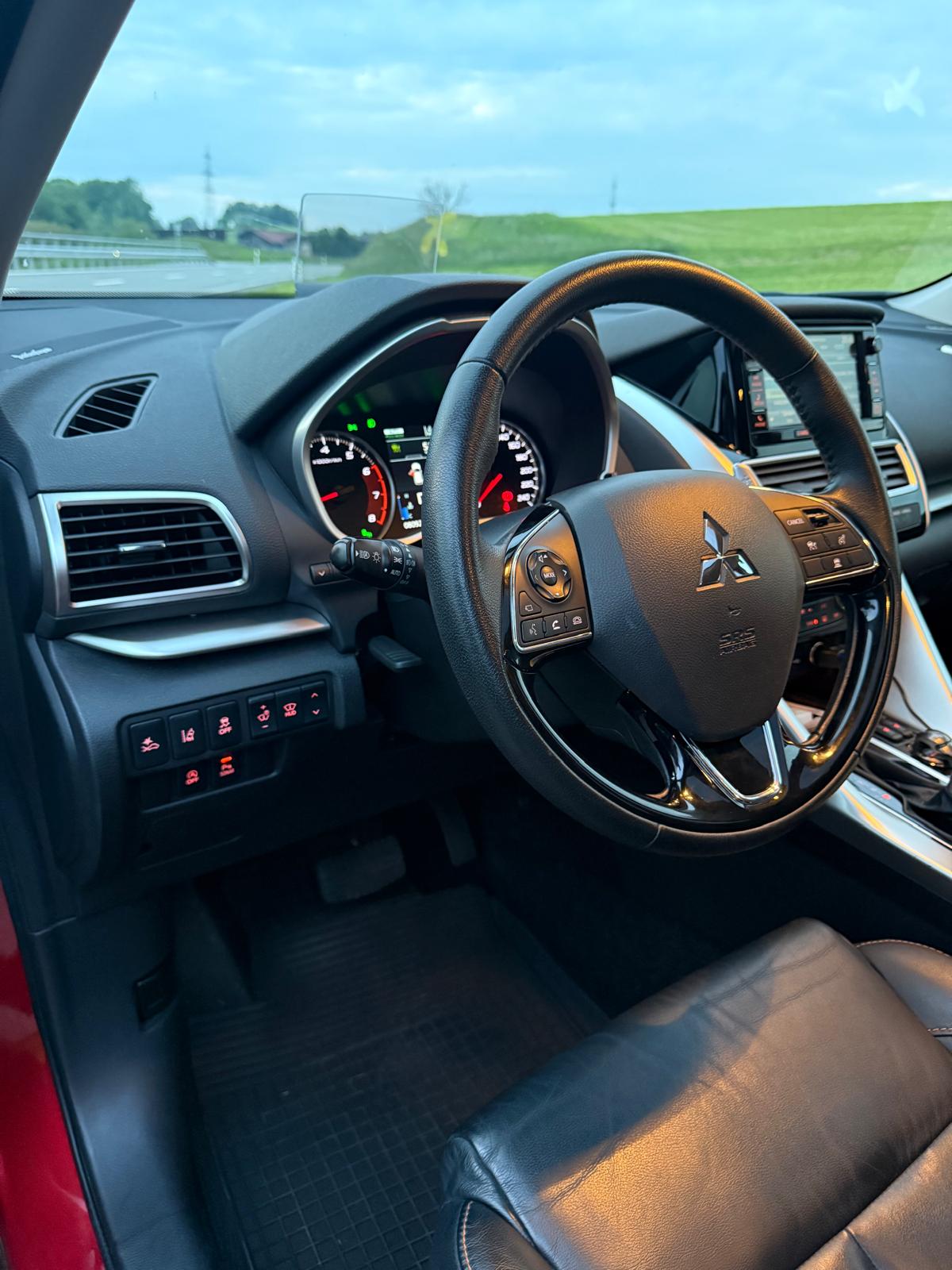 MITSUBISHI Eclipse Cross 1.5 T-Mivec Diamond 4WD CVT-image-3