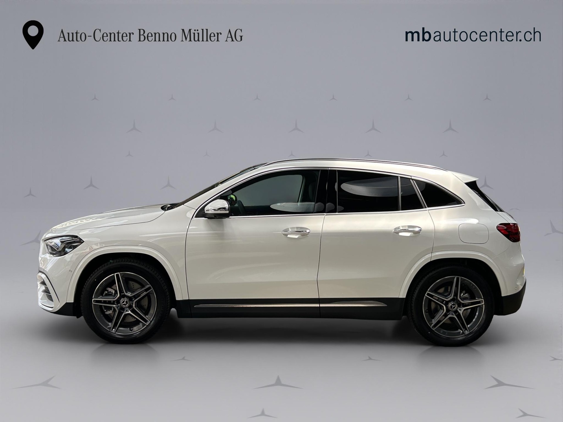 MERCEDES-BENZ GLA 250 Swiss Star AMG Line 4matic-showroom-element-1
