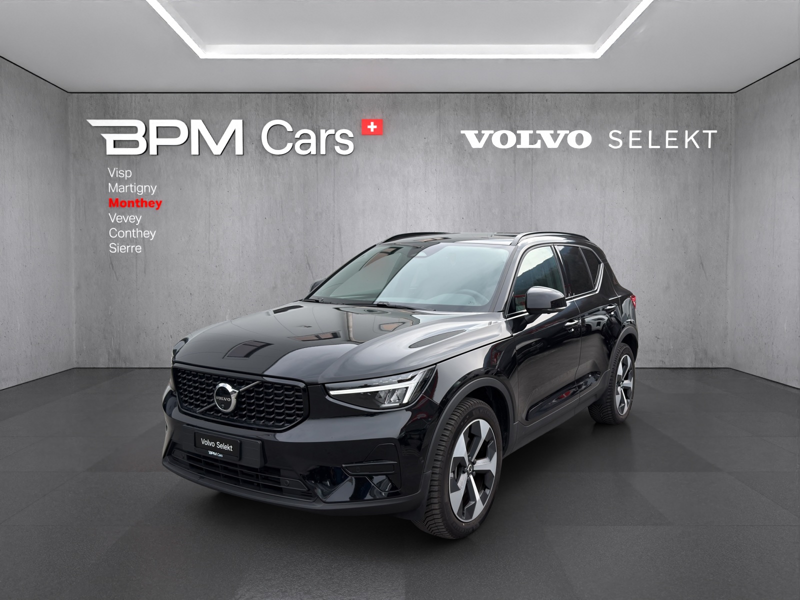 Photo VOLVO XC40 XC40 B3 Benzin Mild Hybrid Plus Dark DCT