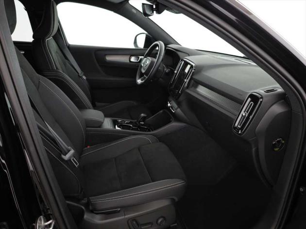 Image VOLVO XC40 XC40 B3 Benzin Mild Hybrid Plus Dark DCT