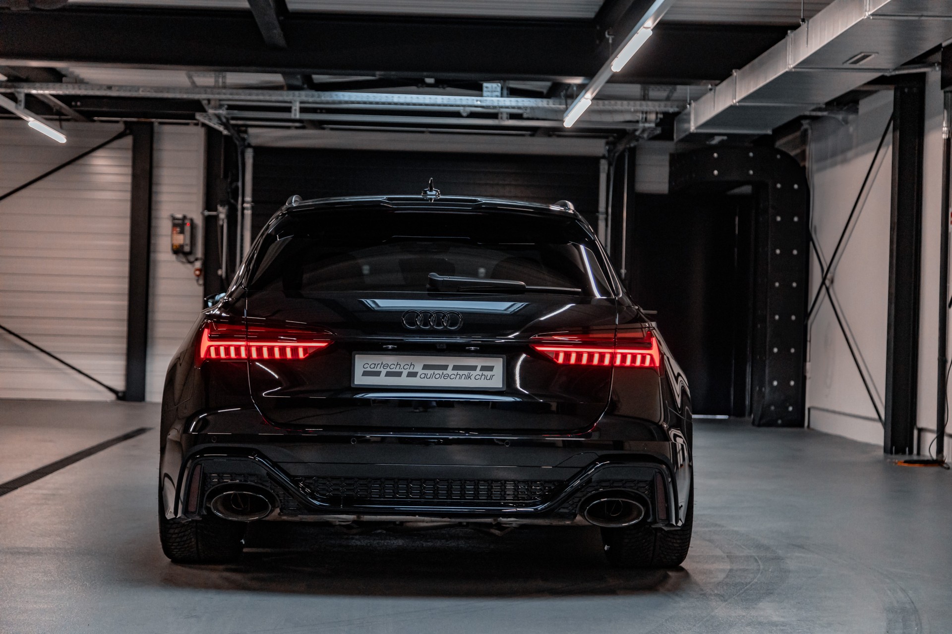 AUDI RS6 Avant 4.0 TFSI V8 Performance quattro-showroom-element-1