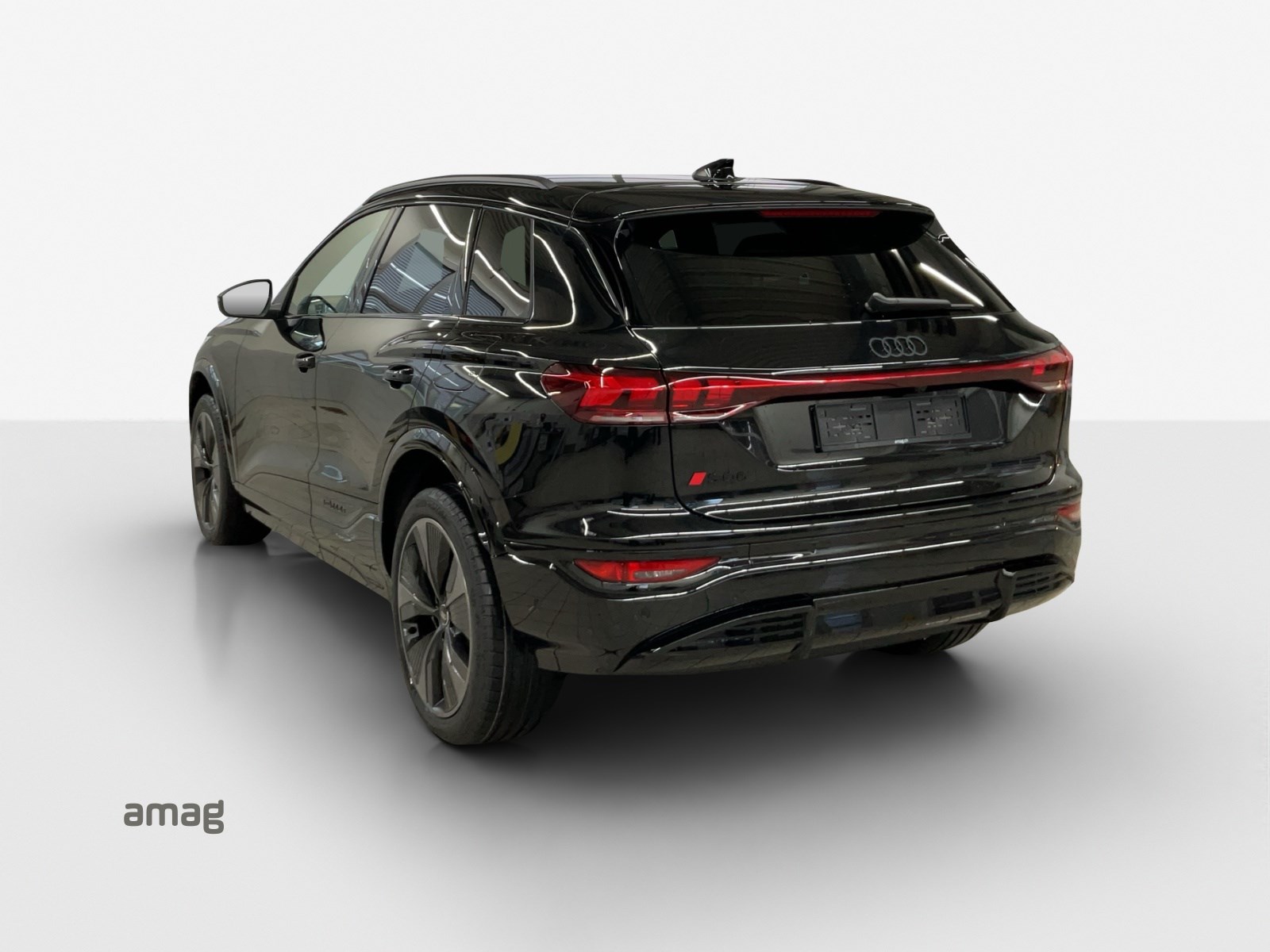 AUDI SQ6 e-tron quattro-showroom-element-2