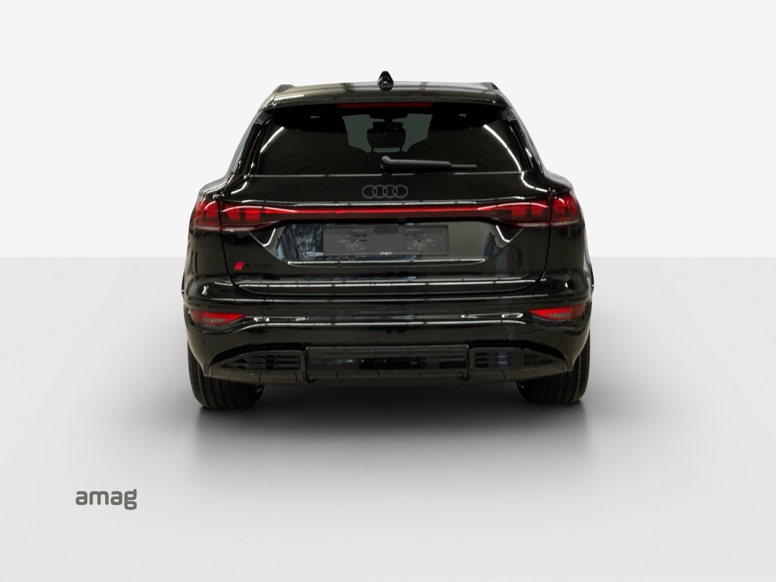 AUDI SQ6 e-tron quattro-showroom-element-3