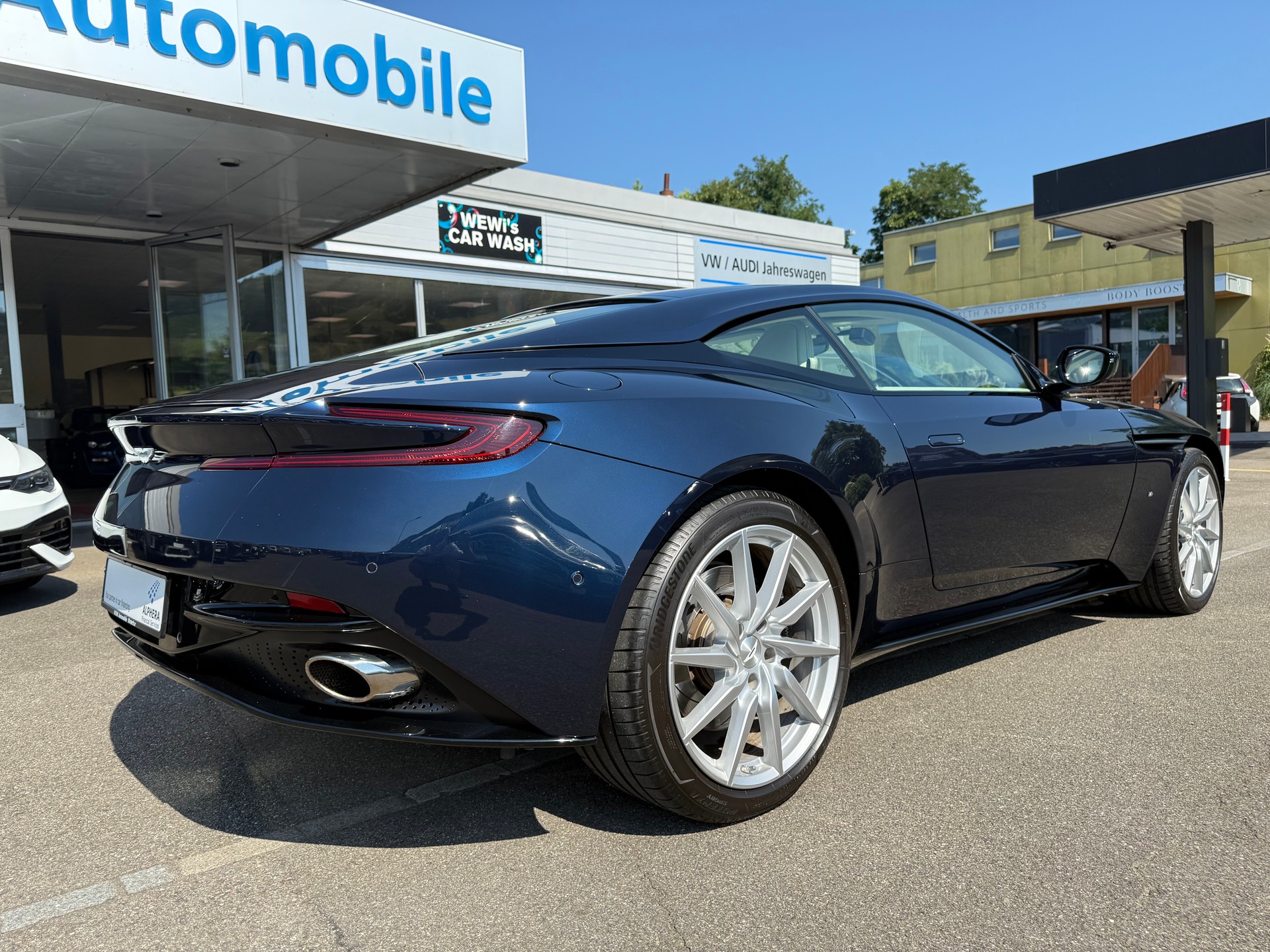 ASTON MARTIN DB11 V12 Touchtronic 3-image-6