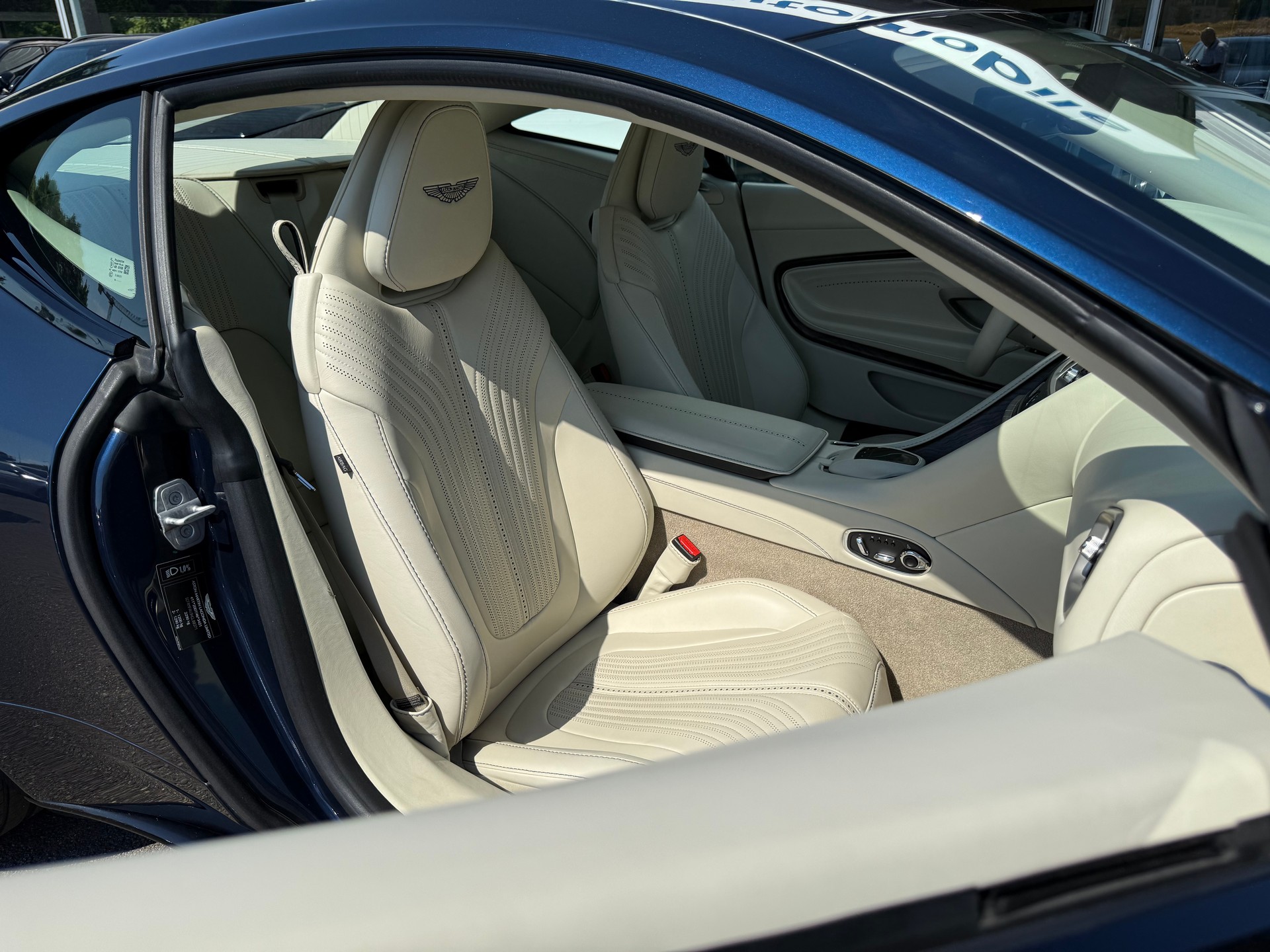 ASTON MARTIN DB11 V12 Touchtronic 3-image-20