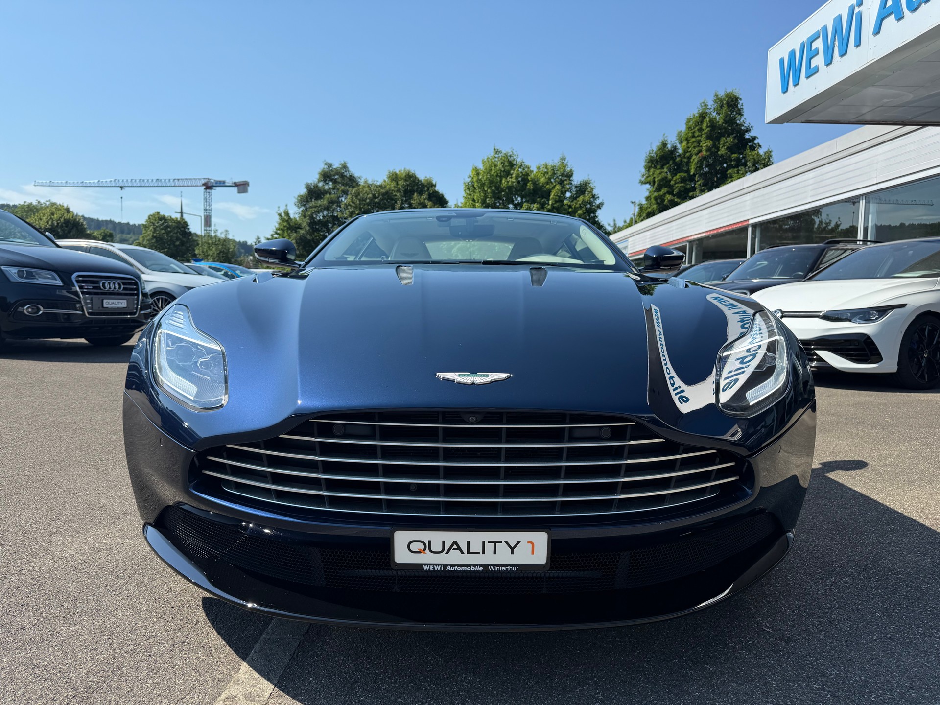 ASTON MARTIN DB11 V12 Touchtronic 3-showroom-element-1