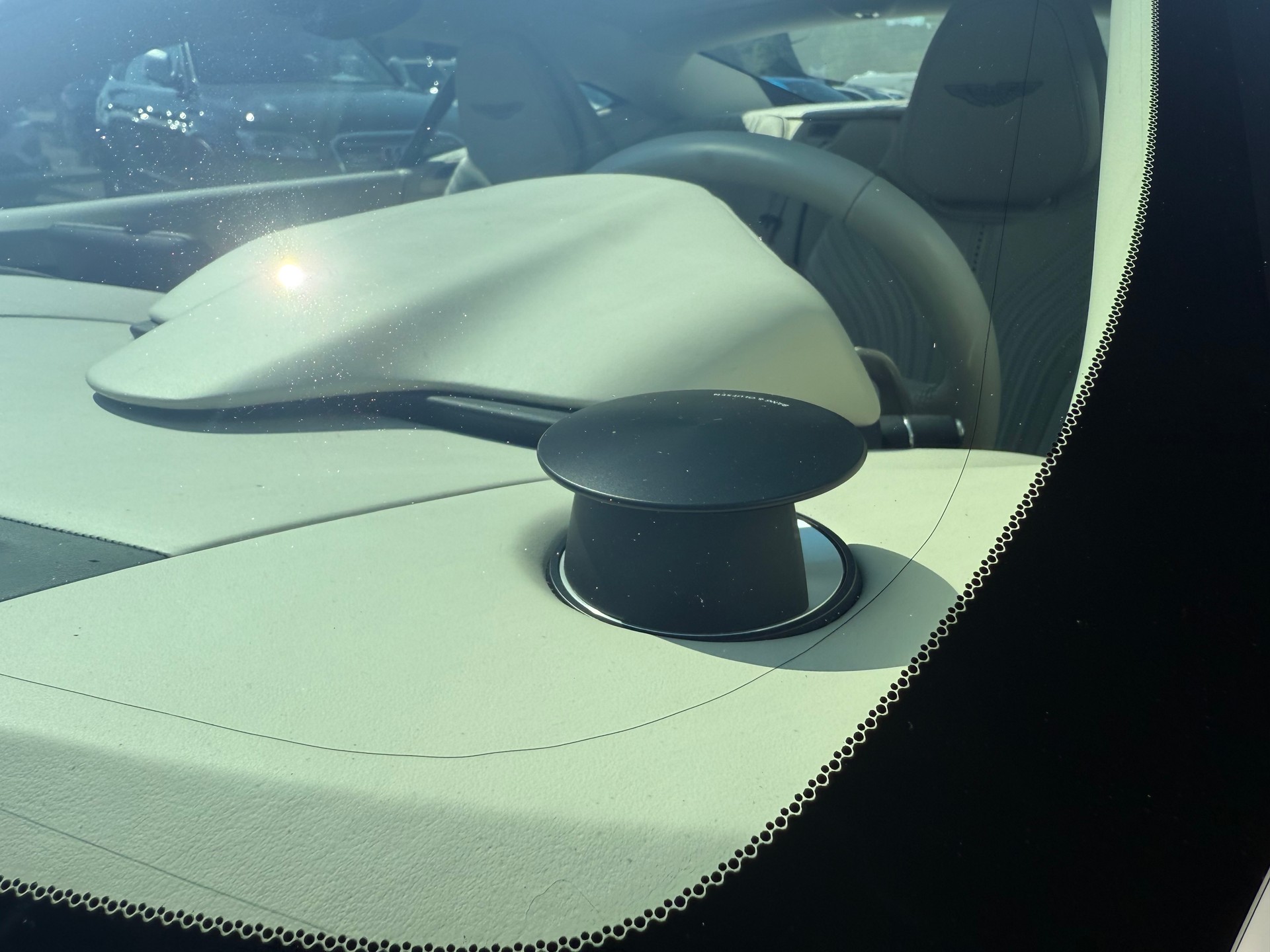 ASTON MARTIN DB11 V12 Touchtronic 3-image-11