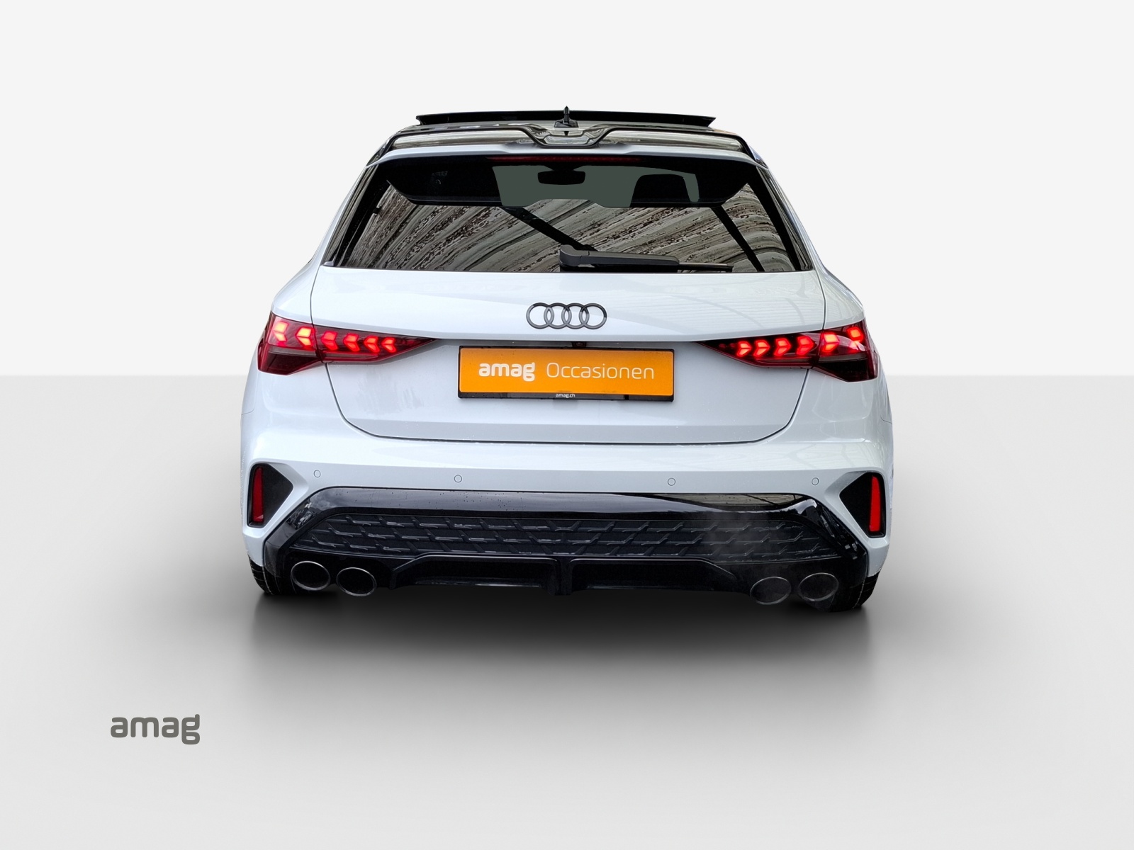AUDI S3 Sportback 2.0 TFSI quattro-showroom-element-3