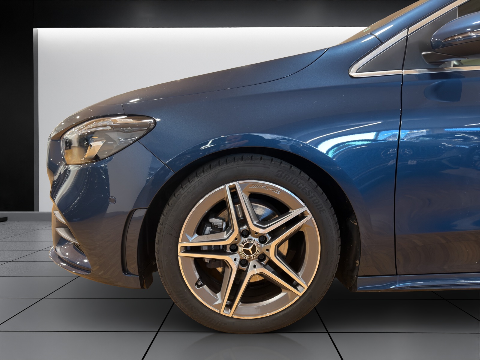 Image MERCEDES-BENZ B-200 B 200 4Matic AMG Line