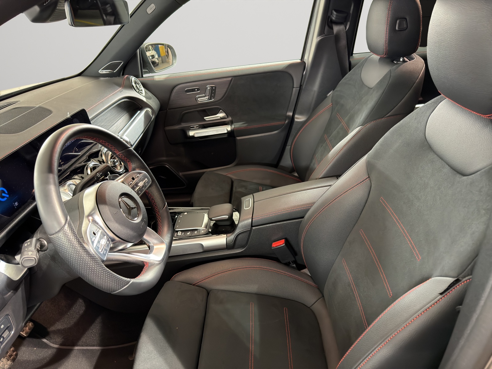 Image MERCEDES-BENZ EQB-350 EQB 350 66,5 kWh 4Matic Swiss Star