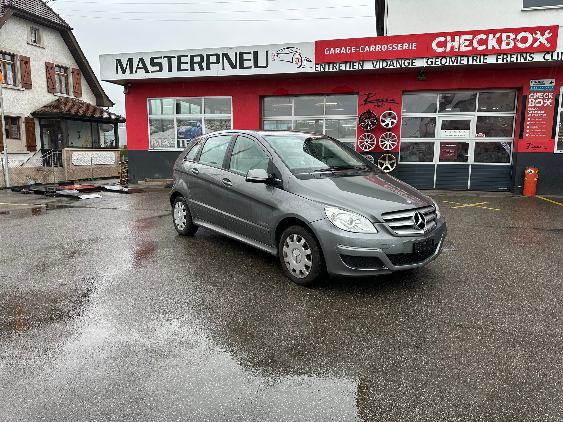 MERCEDES-BENZ B 170