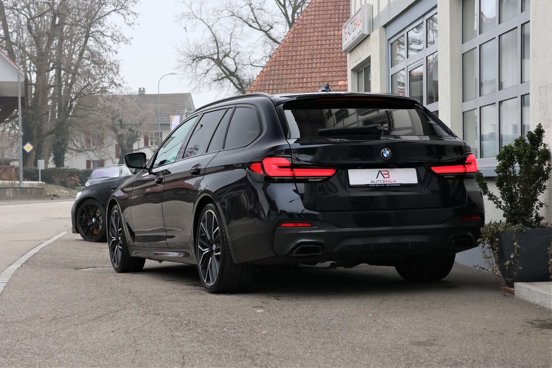 BMW 540d xDrive 48V Touring M Sport Pro Steptronic-showroom-element-2