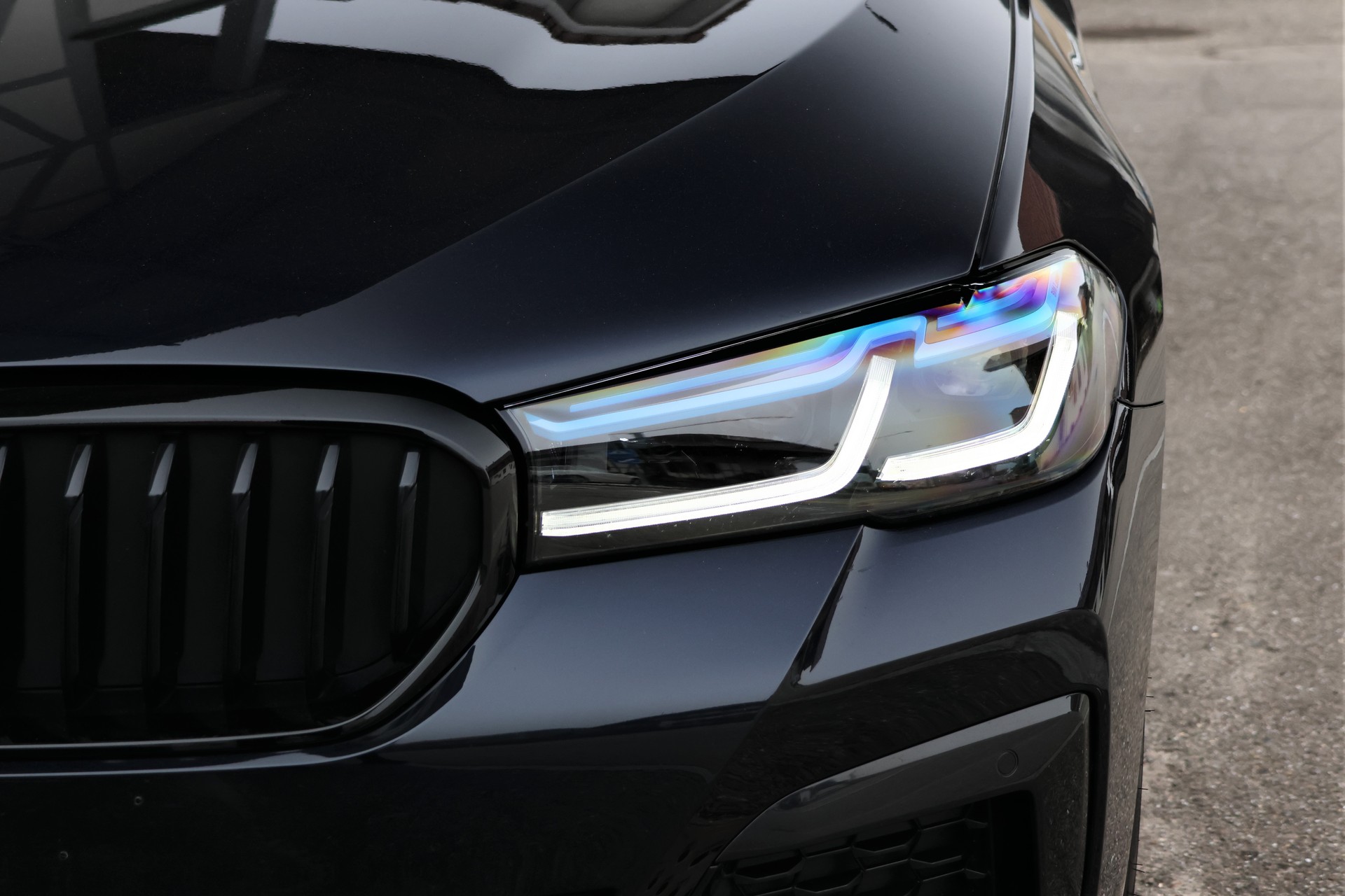 BMW 540d xDrive 48V Touring M Sport Pro Steptronic-showroom-element-1