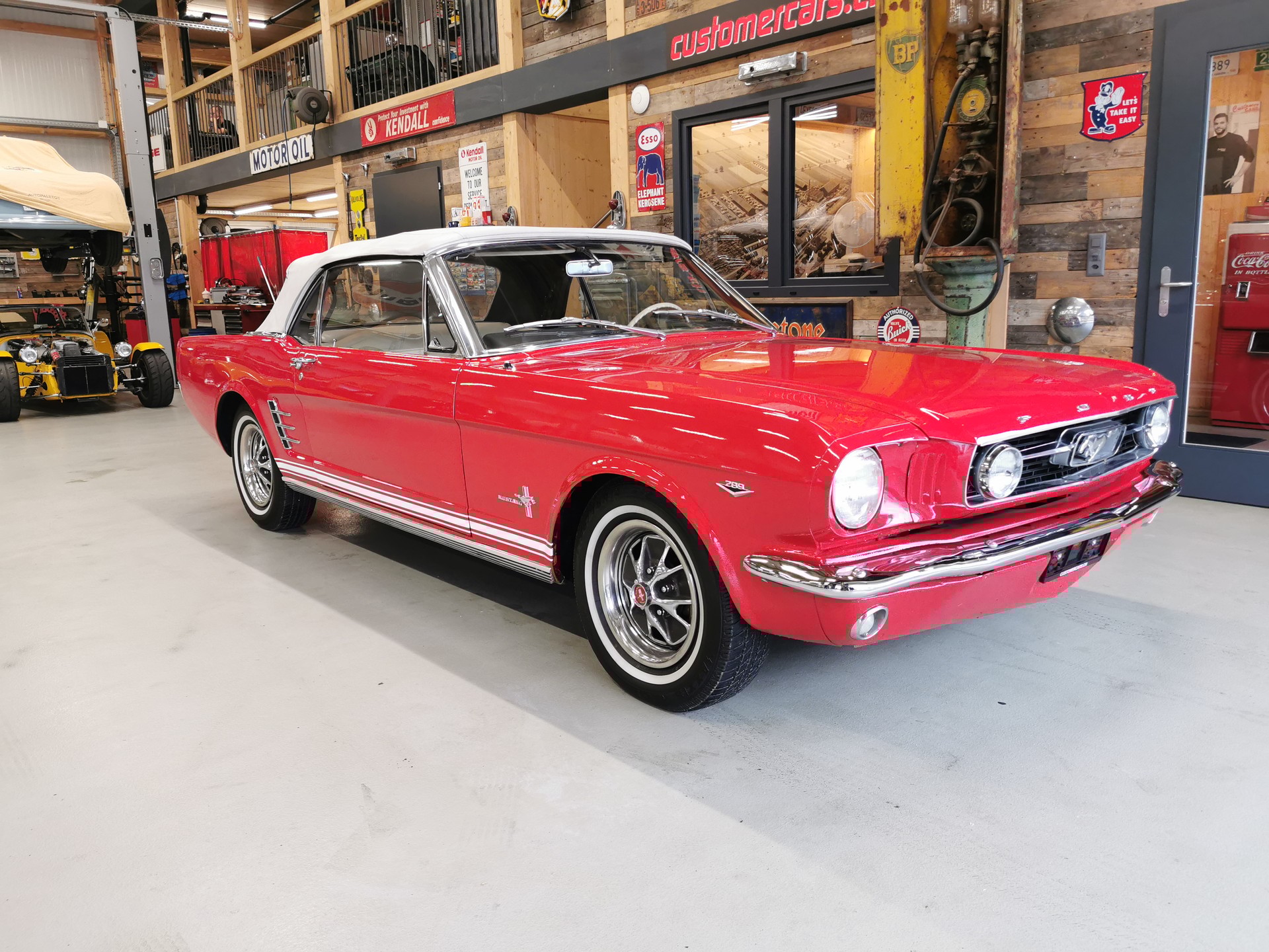 FORD MUSTANG-image-1