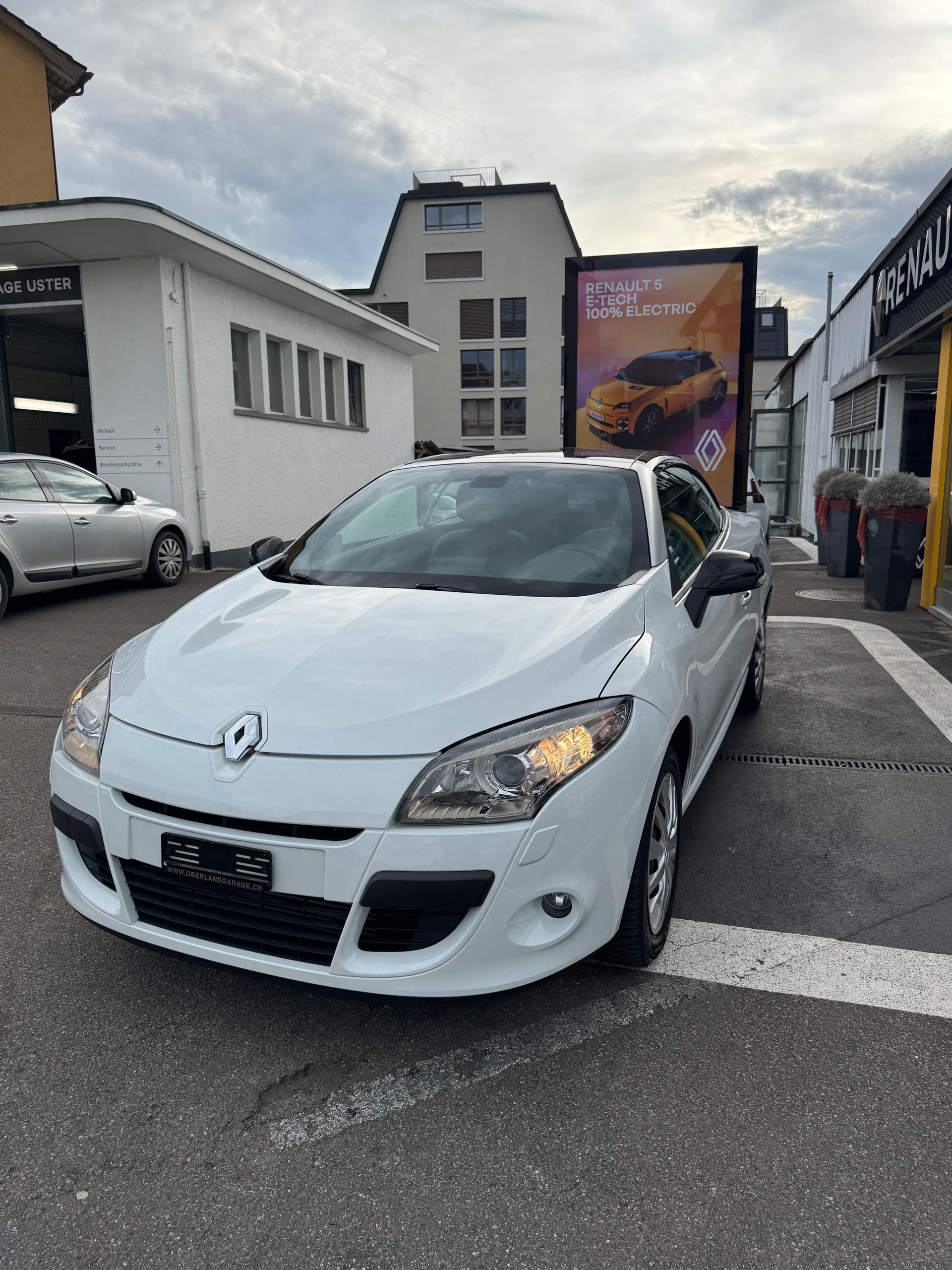 RENAULT Mégane CC 1.4 16V Turbo Dynamique-showroom-element-2