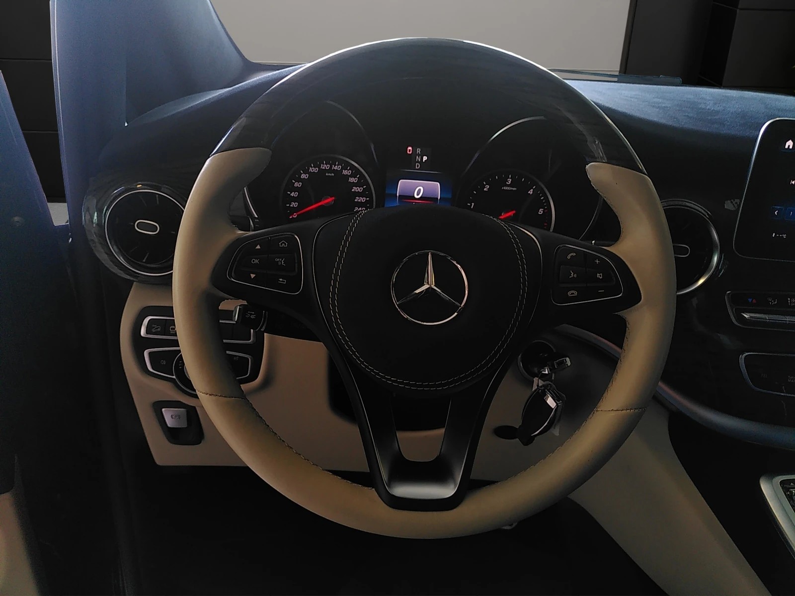 Image MERCEDES-BENZ V-300 V 300 d extralang 4Matic 9G-Tronic