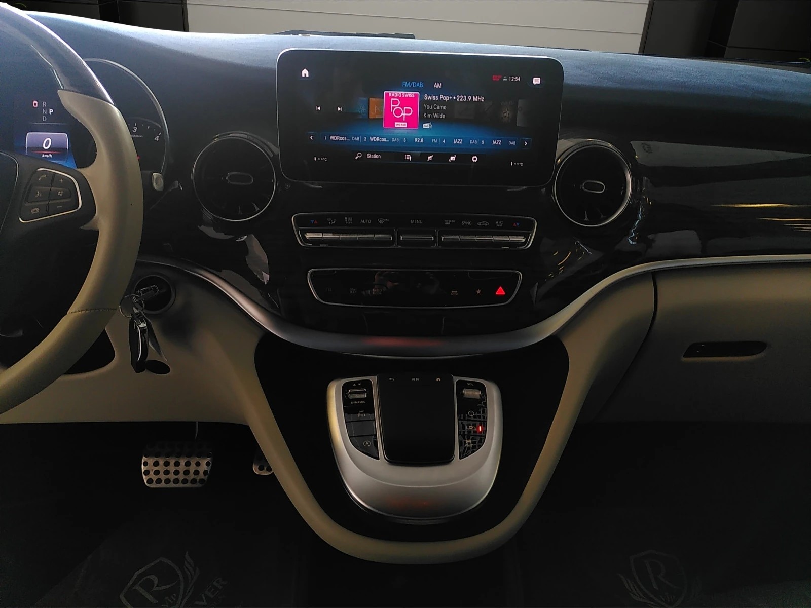 Image MERCEDES-BENZ V-300 V 300 d extralang 4Matic 9G-Tronic