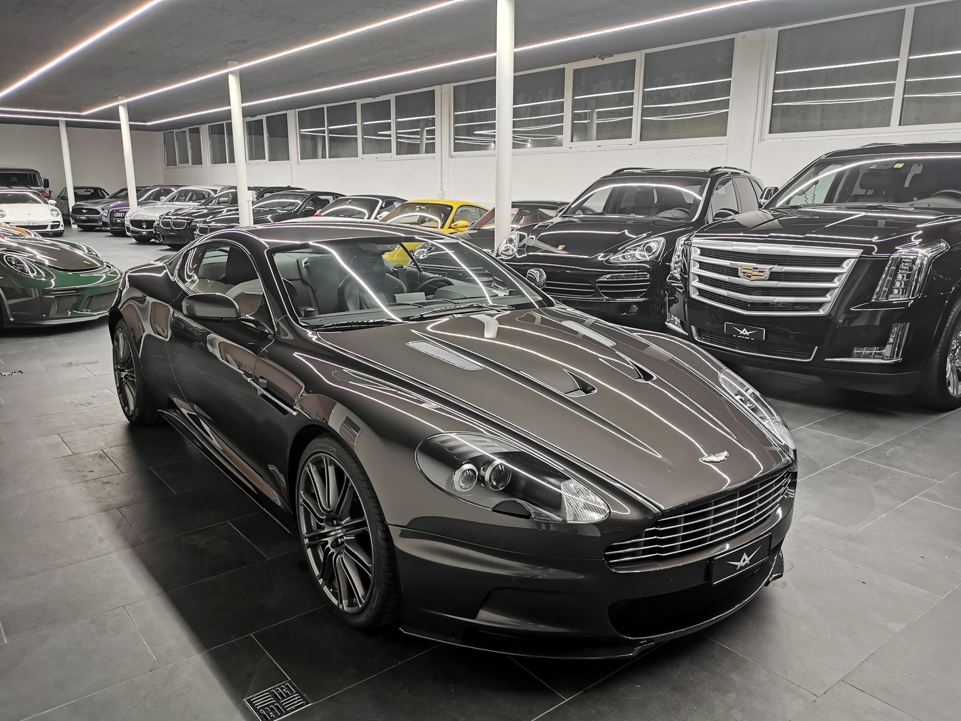 ASTON MARTIN DBS Coupé QUANTUM OF SOLACE JAMES BOND EDITION 4 SITZER