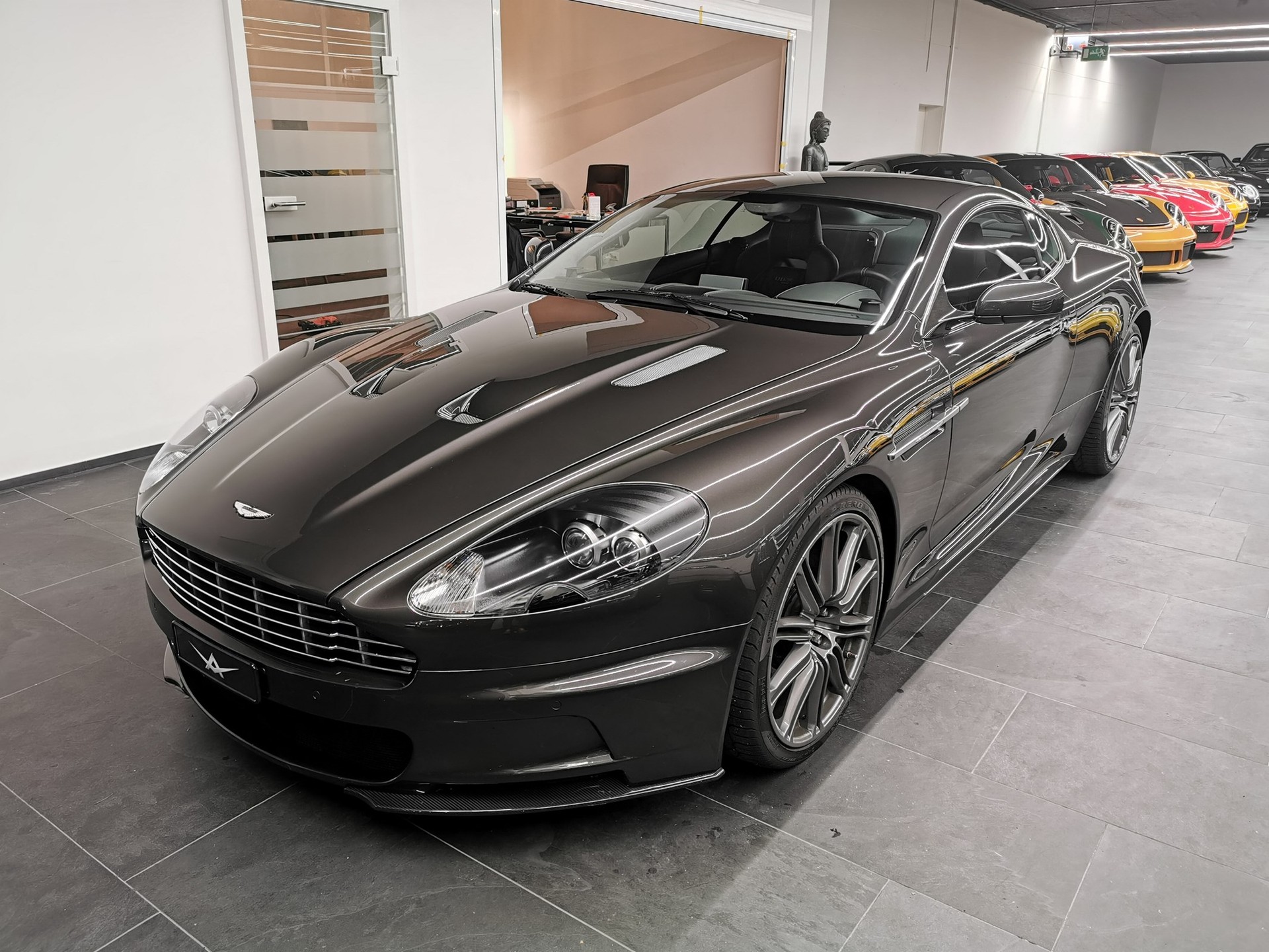 ASTON MARTIN DBS Coupé QUANTUM OF SOLACE JAMES BOND EDITION 4 SITZER-image-6