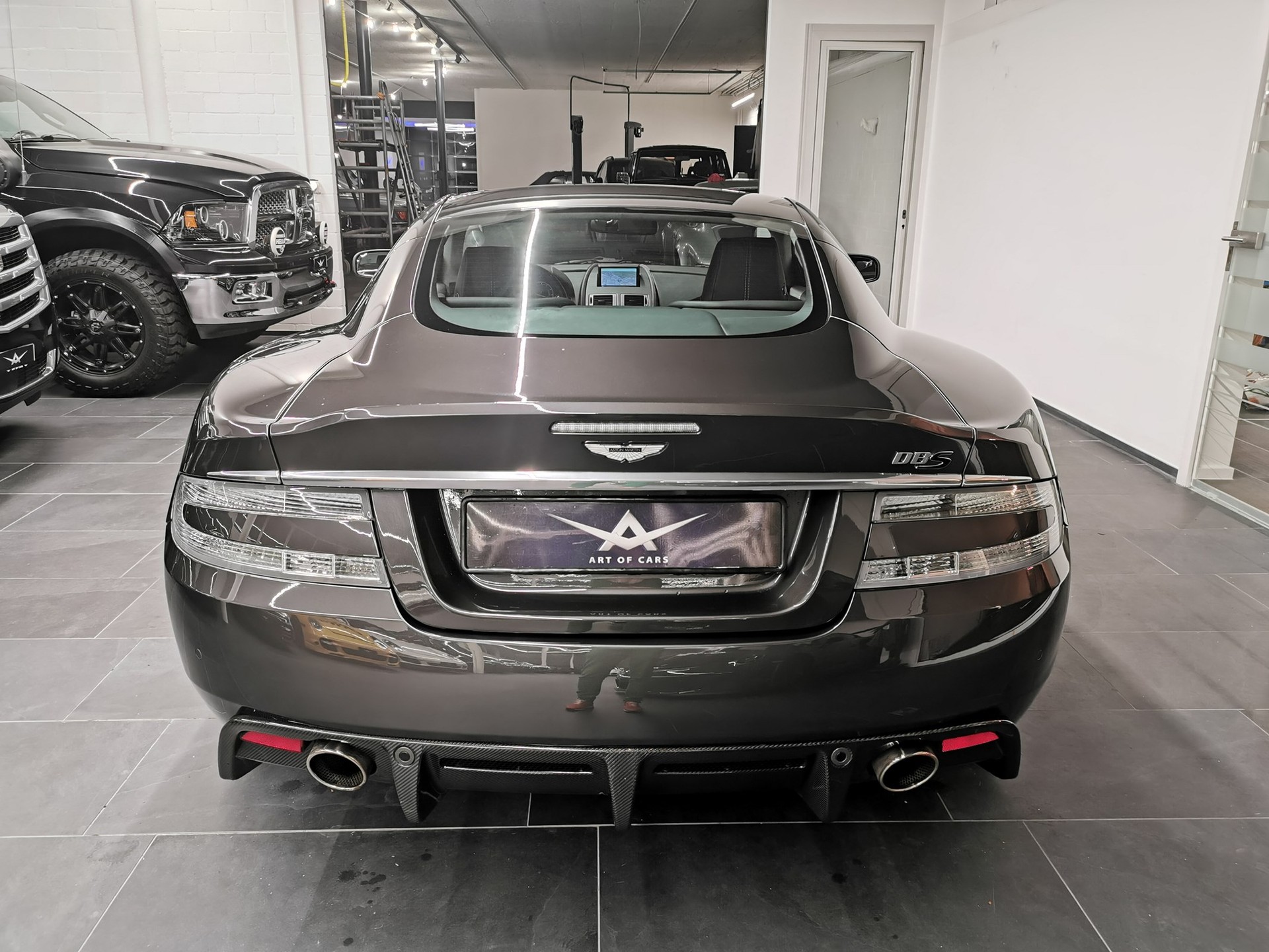 ASTON MARTIN DBS Coupé QUANTUM OF SOLACE JAMES BOND EDITION 4 SITZER-image-5